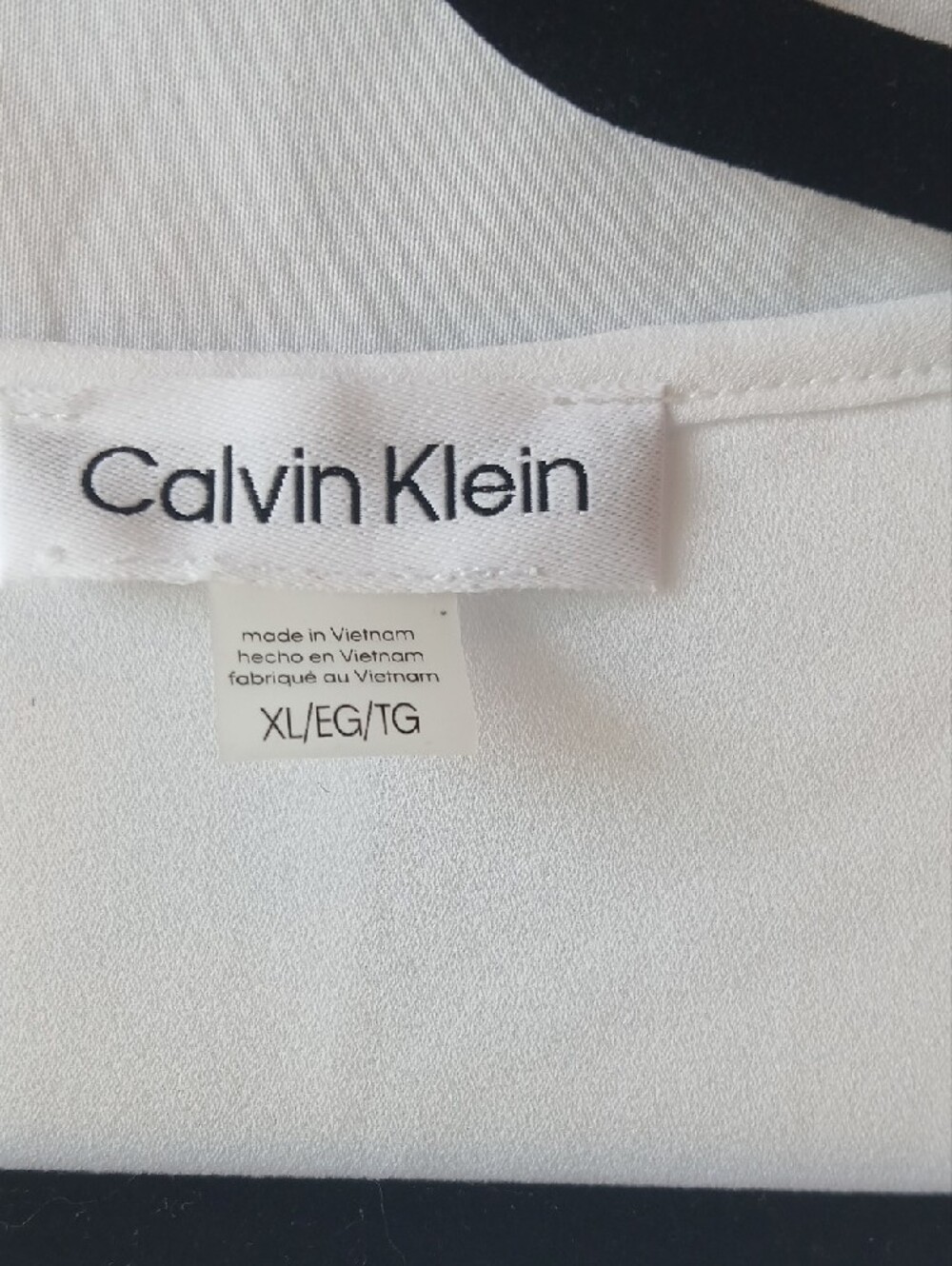 Calvin Klein White Ruffle V-Neck Sleeveless Camisole - Picture 2 of 2